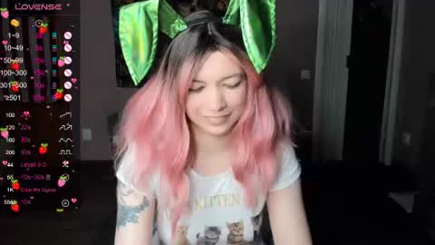 Snapshot of project_hisoka44 chatting on 15, 7, 2026 Di online show from 15, 7, 2026
