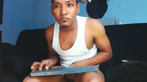 Snapshot of prometo23cm chatting on 1, 11, 2025 Grande y Gruesa online show from 1, 11, 2025