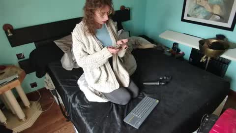 prxscillia_tx online show from 17, 4, 2026