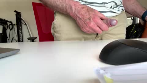 Snapshot of puffiest chatting on 3, 12, 2024 puffiest online show from 3, 12, 2024