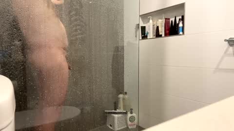 Snapshot of puffiest chatting on 3, 1, 2025 puffiest online show from 3, 1, 2025