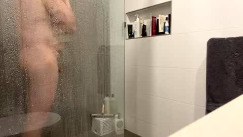 Snapshot of puffiest chatting on 12, 1, 2025 puffiest online show from 12, 1, 2025