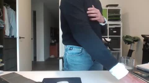 Snapshot of puffiest chatting on 12, 9, 2025 puffiest online show from 12, 9, 2025