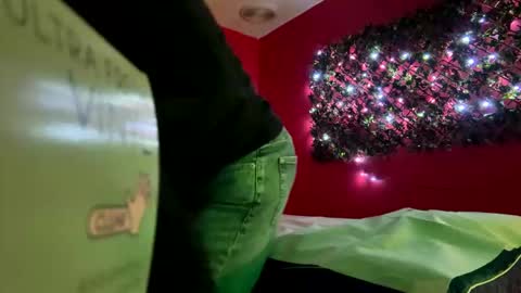 Snapshot of puffiest chatting on 24, 9, 2025 puffiest online show from 24, 9, 2025