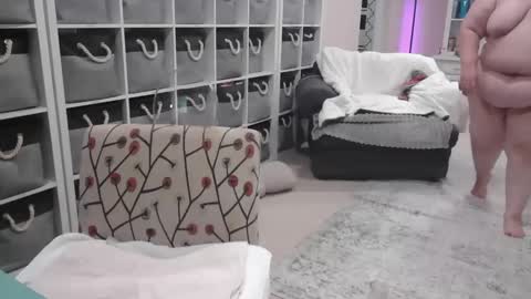 Puggie -  online show from 15, 1, 2025