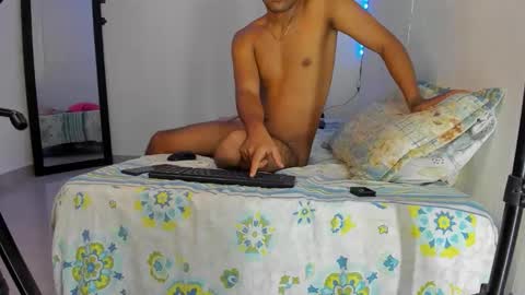 Snapshot of purefire2000 chatting on 7, 11, 2025 purefire2000 online show from 7, 11, 2025