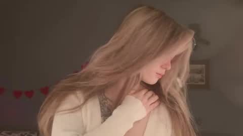 Bella online show from 8, 4, 2026