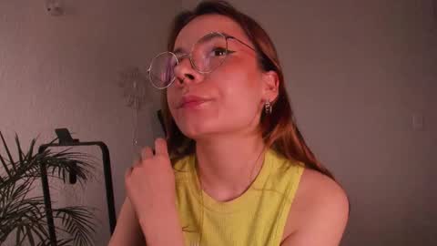 Snapshot of purple_opal chatting on 23, 10, 2025 Vero online from Tuesday to Sunday online show from 23, 10, 2025