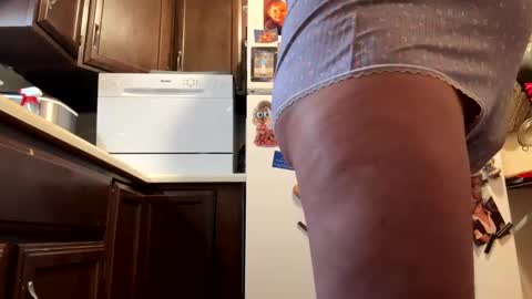 puss123176428 online show from 12, 12, 2024