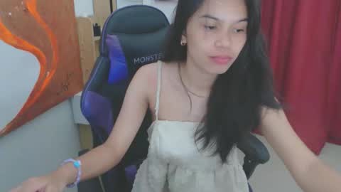 Snapshot of pussiswet_xx chatting on 27, 3, 2026 jessy online show from 27, 3, 2026