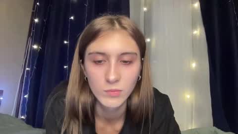 Snapshot of pussygir007 chatting on 4, 1, 2025 pussygirl007 online show from 4, 1, 2025