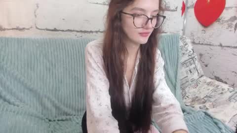 pussykatt_girl online show from 14, 2, 2025