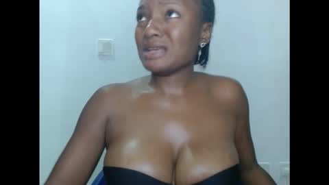 pussyxwetx online show from 28, 10, 2025