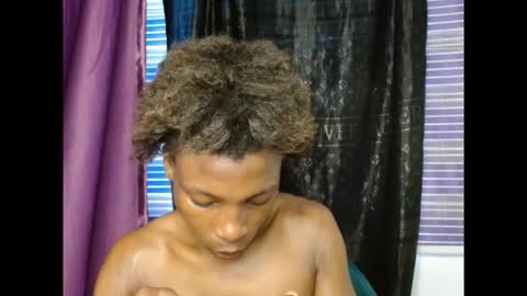Snapshot of pussyxxjuice chatting on 16, 10, 2025 pussyxxjuice online show from 16, 10, 2025