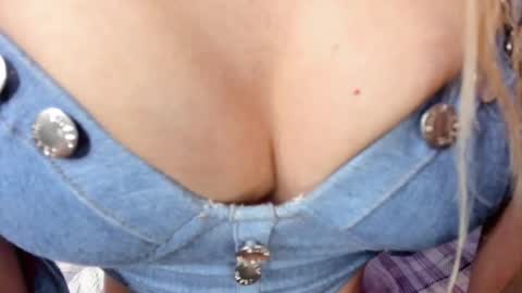 Snapshot of putinna chatting on 12, 2, 2025 Pau Manchita online show from 12, 2, 2025