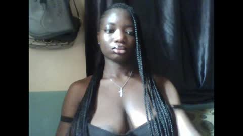 Snapshot of pweedy_ora chatting on 8, 5, 2026 ora online show from 8, 5, 2026
