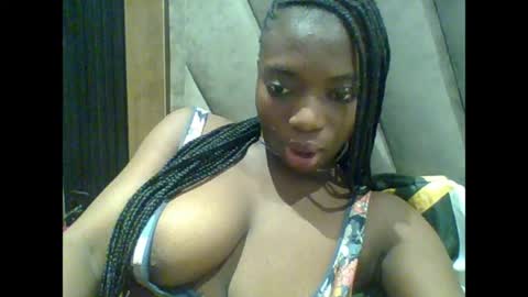 Snapshot of pweedy_ora chatting on 11, 5, 2026 ora online show from 11, 5, 2026