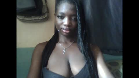 Snapshot of pweedy_ora chatting on 8, 6, 2026 ora online show from 8, 6, 2026