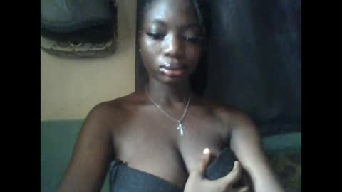 Snapshot of pweedy_ora chatting on 9, 6, 2026 ora online show from 9, 6, 2026
