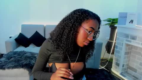 Snapshot of qeen_black2 chatting on 28, 11, 2025 Keyla Queen Black online show from 28, 11, 2025
