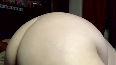 Snapshot of queeeendeepthrot chatting on 25, 10, 2025 Bigtitanalslut online show from 25, 10, 2025