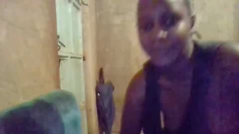 Snapshot of queen014 chatting on 9, 11, 2025 queen014 online show from 9, 11, 2025