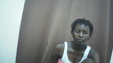 Snapshot of queen_0012 chatting on 17, 5, 2026 asher online show from 17, 5, 2026