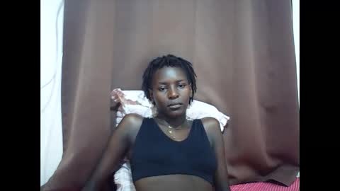 Snapshot of queen_0012 chatting on 27, 5, 2026 asher online show from 27, 5, 2026