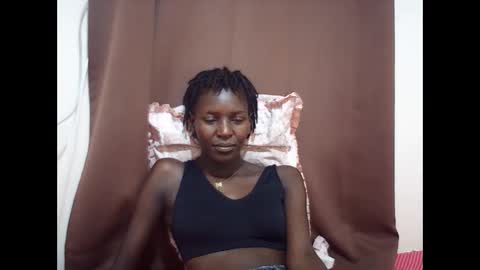 Snapshot of queen_0012 chatting on 27, 5, 2026 asher online show from 27, 5, 2026