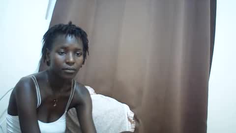 Snapshot of queen_0012 chatting on 28, 5, 2026 asher online show from 28, 5, 2026