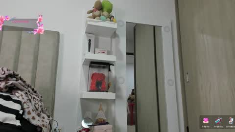 Snapshot of queen_antonella_oficial chatting on 17, 1, 2025 QUEEN ANTONELLA online show from 17, 1, 2025