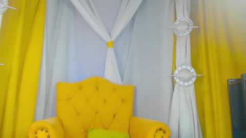 Snapshot of queen_goddess01 chatting on 3, 3, 2026 queen online show from 3, 3, 2026