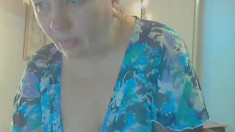 queen_jane8 online show from 12, 1, 2025