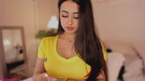 Snapshot of queen_liana chatting on 4, 7, 2026 Liana online show from 4, 7, 2026