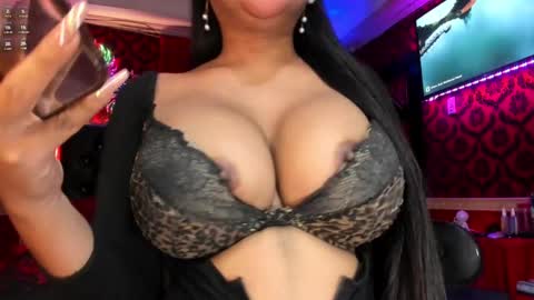 Snapshot of queen_lily chatting on 15, 1, 2025 Lily online show from 15, 1, 2025