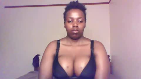 Snapshot of queen_melanine chatting on 18, 12, 2024 QUEEN online show from 18, 12, 2024