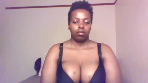 Snapshot of queen_melanine chatting on 19, 12, 2024 QUEEN online show from 19, 12, 2024
