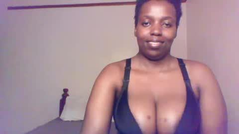 Snapshot of queen_melanine chatting on 20, 12, 2024 QUEEN online show from 20, 12, 2024