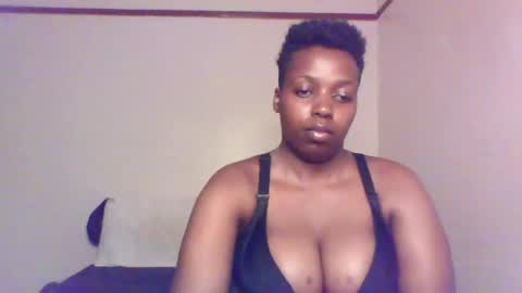 Snapshot of queen_melanine chatting on 2, 1, 2025 QUEEN online show from 2, 1, 2025
