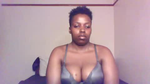 Snapshot of queen_melanine chatting on 3, 1, 2025 QUEEN online show from 3, 1, 2025