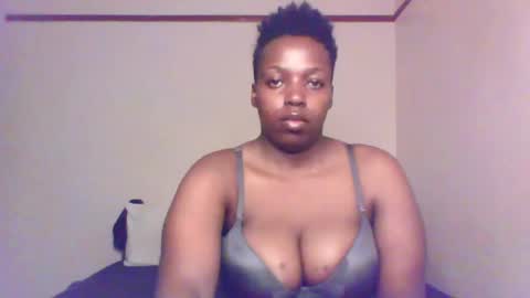 Snapshot of queen_melanine chatting on 4, 1, 2025 QUEEN online show from 4, 1, 2025
