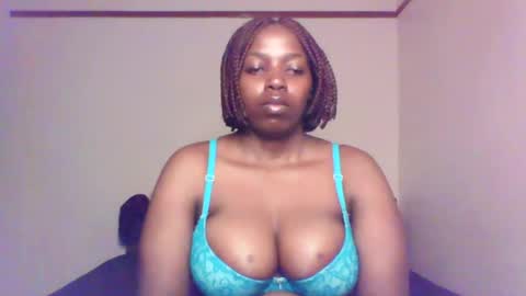 Snapshot of queen_melanine chatting on 12, 1, 2025 QUEEN online show from 12, 1, 2025