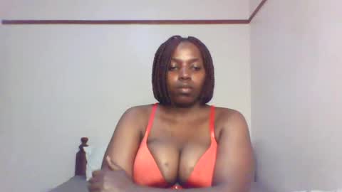 Snapshot of queen_melanine chatting on 3, 2, 2025 QUEEN online show from 3, 2, 2025