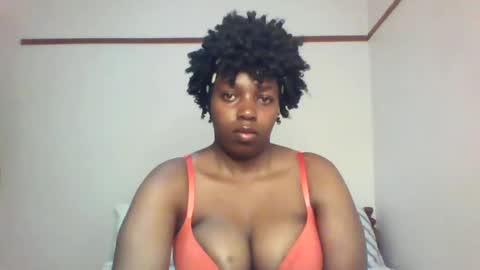 Snapshot of queen_melanine chatting on 24, 2, 2025 QUEEN online show from 24, 2, 2025