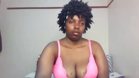 Snapshot of queen_melanine chatting on 28, 2, 2025 QUEEN online show from 28, 2, 2025