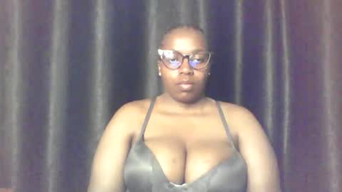 Snapshot of queen_melanine chatting on 11, 6, 2026 QUEEN online show from 11, 6, 2026