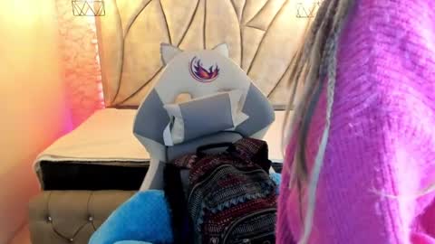   online show from 20, 2, 2025