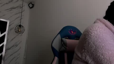   online show from 1, 11, 2025