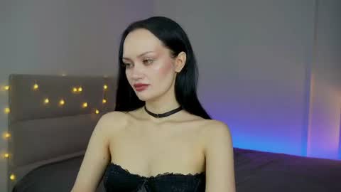 Snapshot of queenaliss chatting on 4, 7, 2026 Your world and the universe Aliss online show from 4, 7, 2026