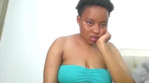 Snapshot of queenbeiby05 chatting on 9, 5, 2026 queen online show from 9, 5, 2026